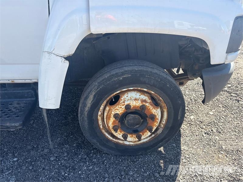GMC C4500 Tovornjaki s kesonom/platojem