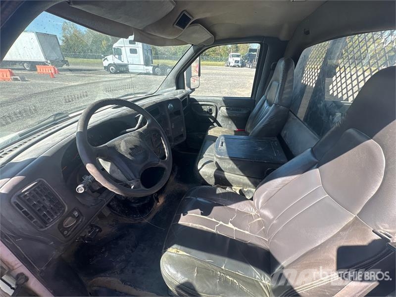 GMC C4500 Tovornjaki s kesonom/platojem