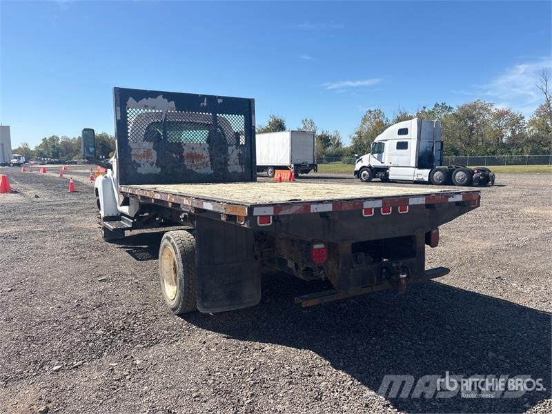 GMC C4500 Tovornjaki s kesonom/platojem