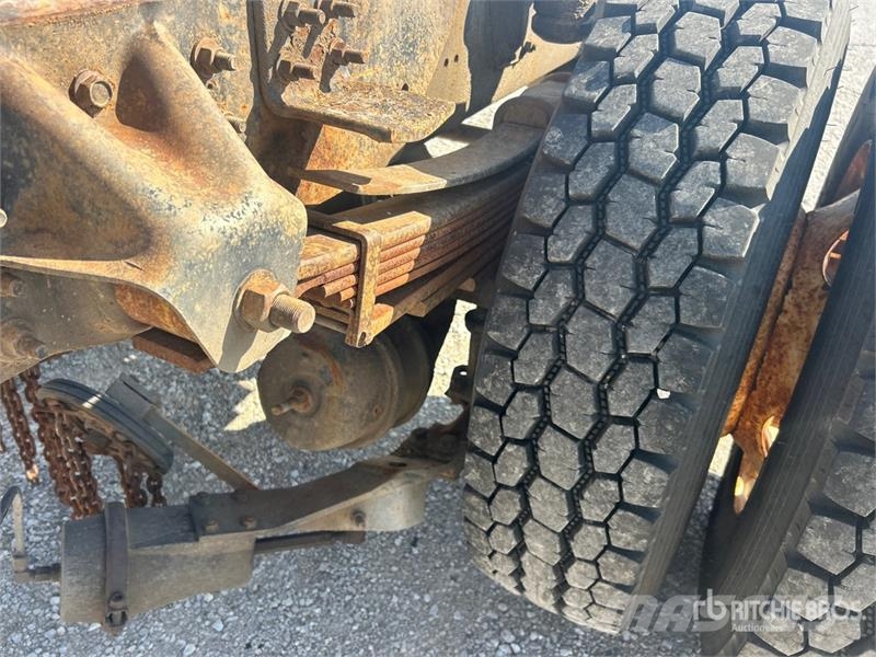 GMC C7500 Кабіни