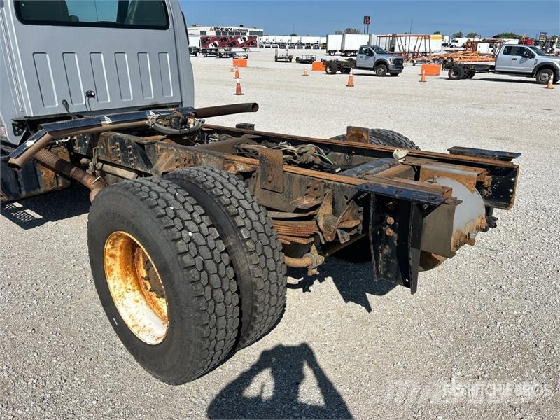 GMC C7500 Кабіни