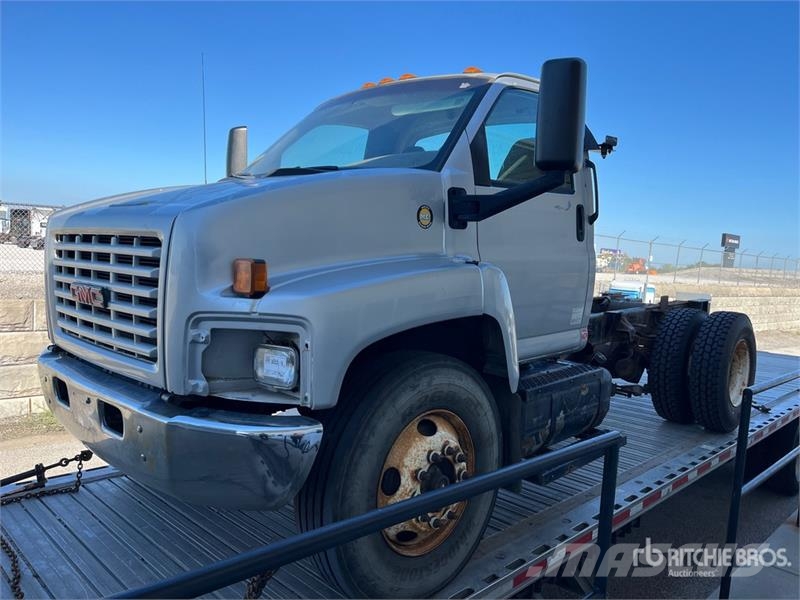 GMC C7500 Cabins and interior