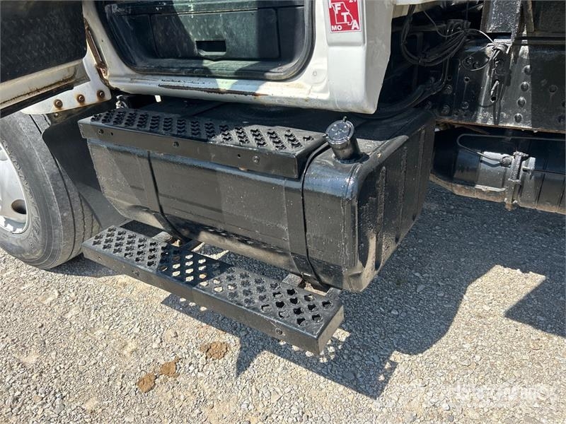 GMC C8500 Pašizgāzējs