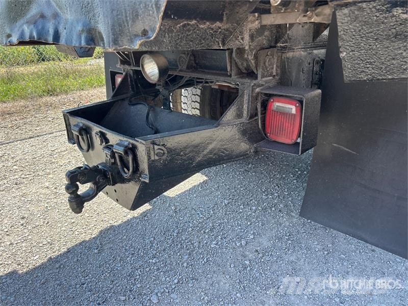 GMC C8500 Pašizgāzējs