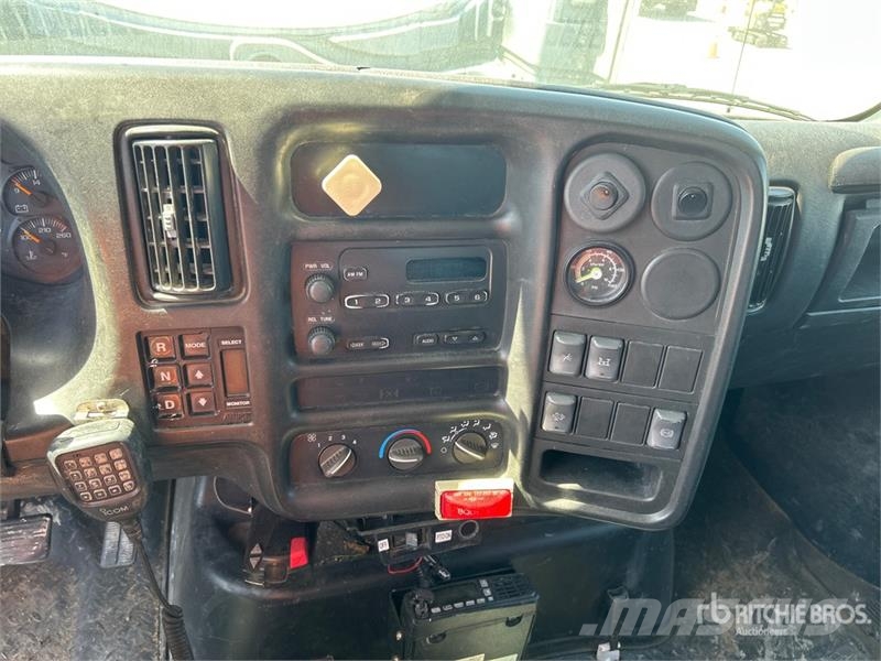 GMC C8500 Pašizgāzējs