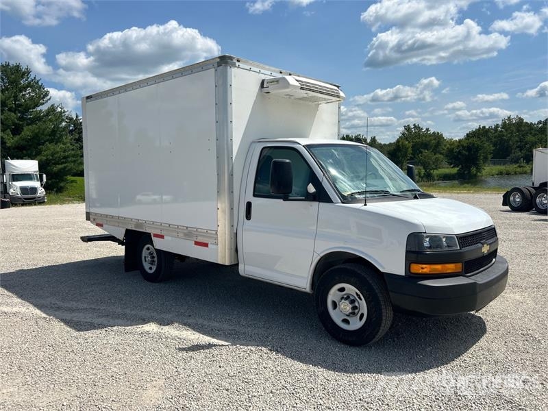 GMC Express G3500 4x2 Refrigerated Truck Isotermos y frigoríficos