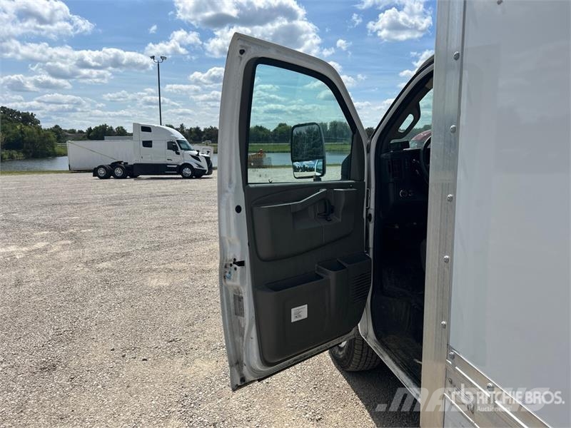 GMC Express G3500 4x2 Refrigerated Truck Isotermos y frigoríficos