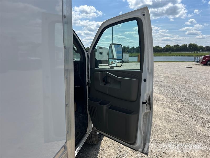 GMC Express G3500 4x2 Refrigerated Truck Isotermos y frigoríficos