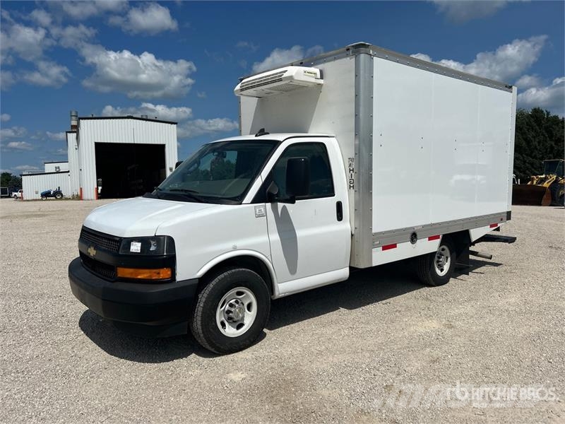 GMC Express G3500 4x2 Refrigerated Truck Isotermos y frigoríficos