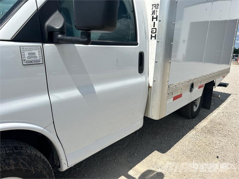 GMC Express G3500 4x2 Refrigerated Truck Isotermos y frigoríficos