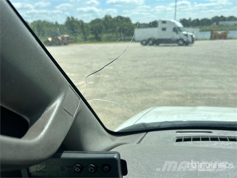 GMC Express G3500 4x2 Refrigerated Truck Isotermos y frigoríficos