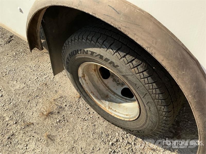GMC Savana 3500 4x2 Van Truck (Inoperable) Camiones caja cerrada