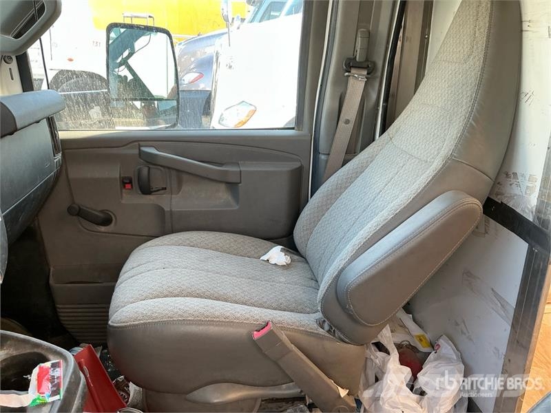GMC Savana 3500 4x2 Van Truck (Inoperable) Sanduk kamioni