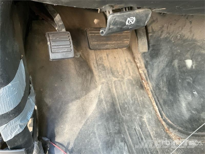GMC Savana 3500 4x2 Van Truck (Inoperable) Sanduk kamioni