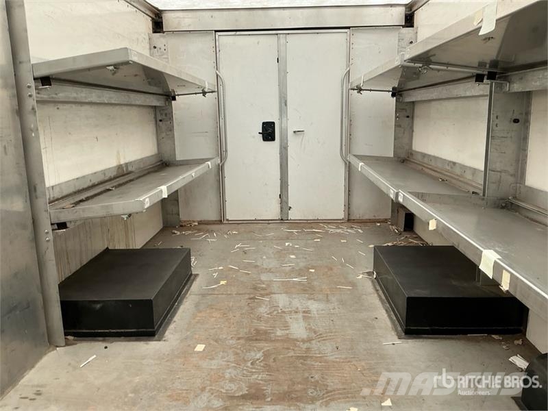 GMC Savana 3500 4x2 Van Truck (Inoperable) Camiones caja cerrada