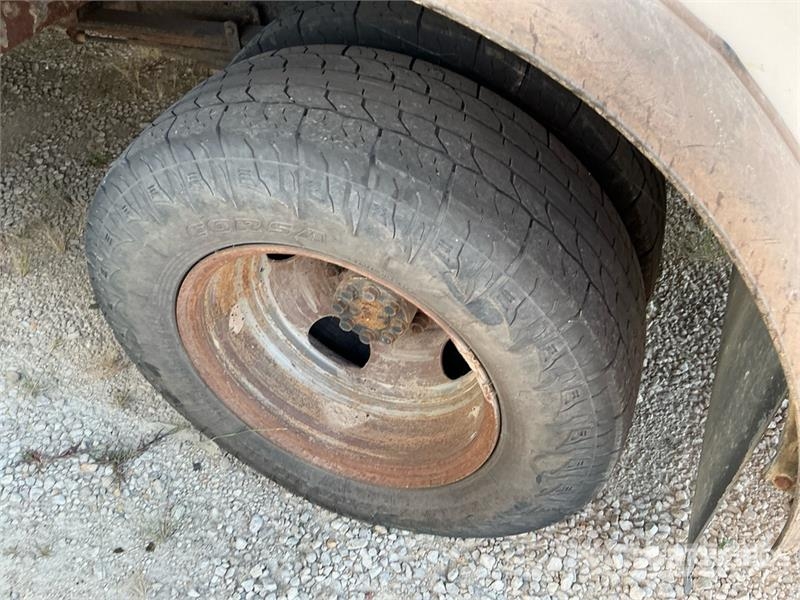 GMC Savana 3500 4x2 Van Truck (Inoperable) Sanduk kamioni