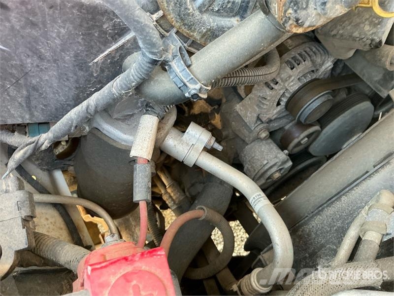 GMC Savana 3500 4x2 Van Truck (Inoperable) Sanduk kamioni