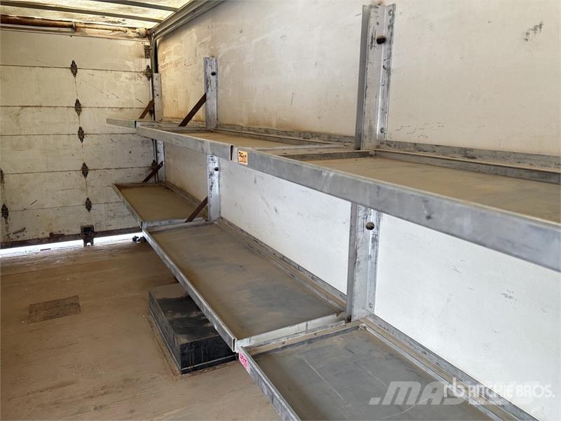 GMC Savana 4500 4x2 Van Truck (Inoperable) Sanduk kamioni