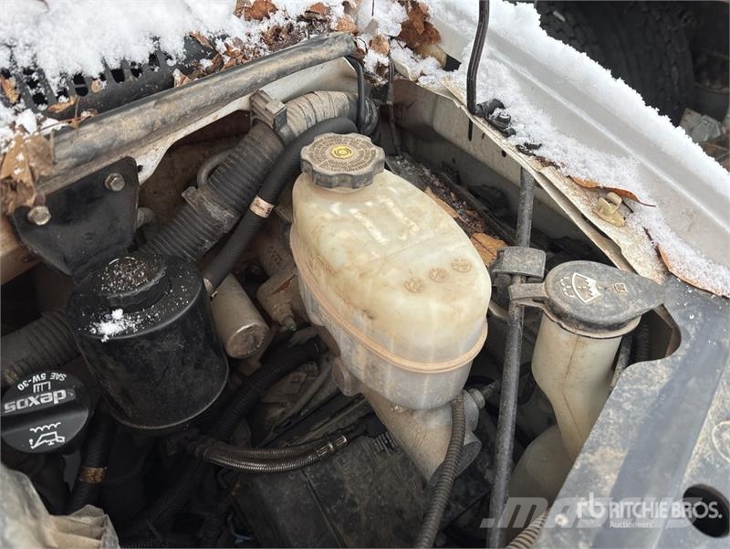 GMC Savana 4500 4x2 Van Truck (Inoperable) Sanduk kamioni