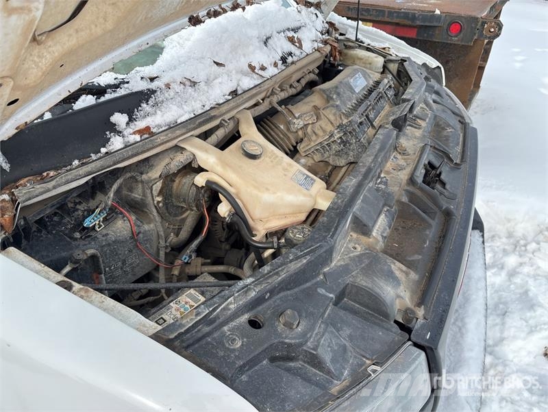GMC Savana 4500 4x2 Van Truck (Inoperable) Sanduk kamioni