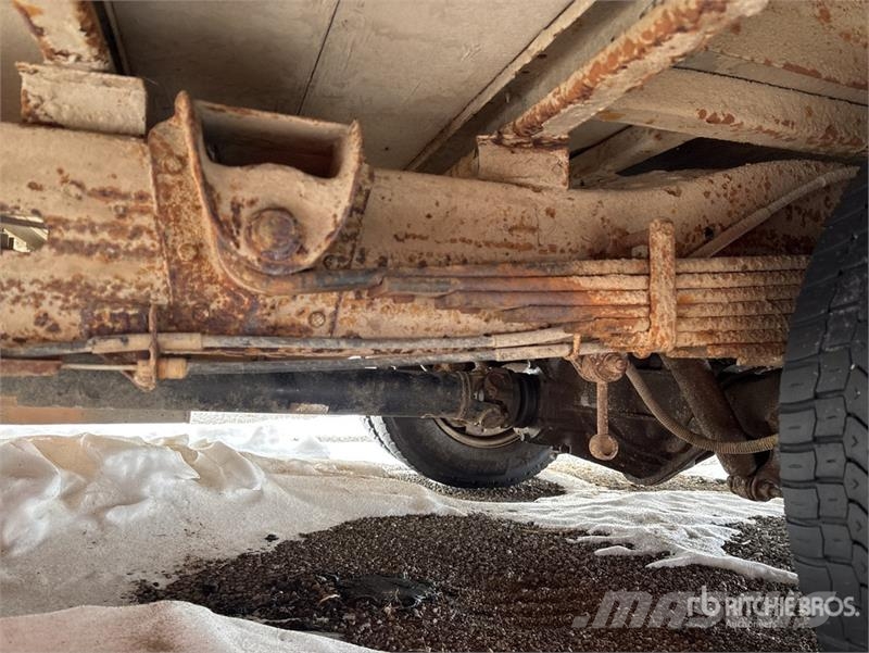 GMC Savana 4500 4x2 Van Truck (Inoperable) Sanduk kamioni