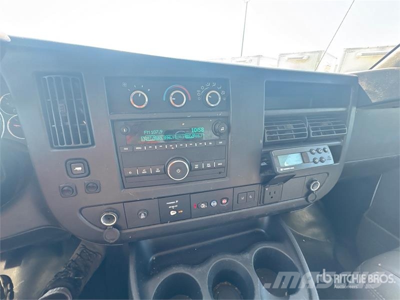 GMC Savana G3500 4x2 Refrigerated Truck Isotermos y frigoríficos