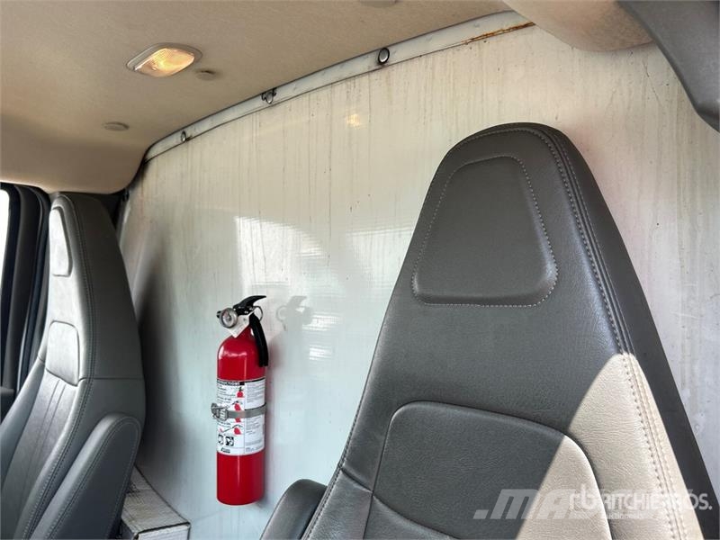 GMC Savana G3500 4x2 Refrigerated Truck Isotermos y frigoríficos