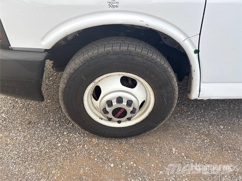 GMC Savana G3500 4x2 Refrigerated Truck Isotermos y frigoríficos