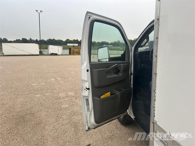 GMC Savana G3500 4x2 Refrigerated Truck Isotermos y frigoríficos