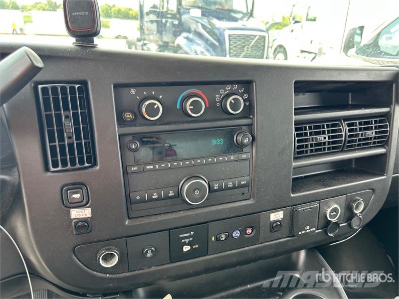 GMC Savana G3500 4x2 Refrigerated Truck Isotermos y frigoríficos