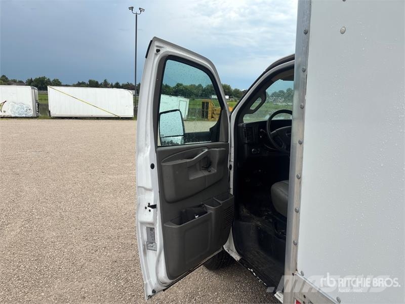 GMC Savana G3500 4x2 Refrigerated Truck Isotermos y frigoríficos