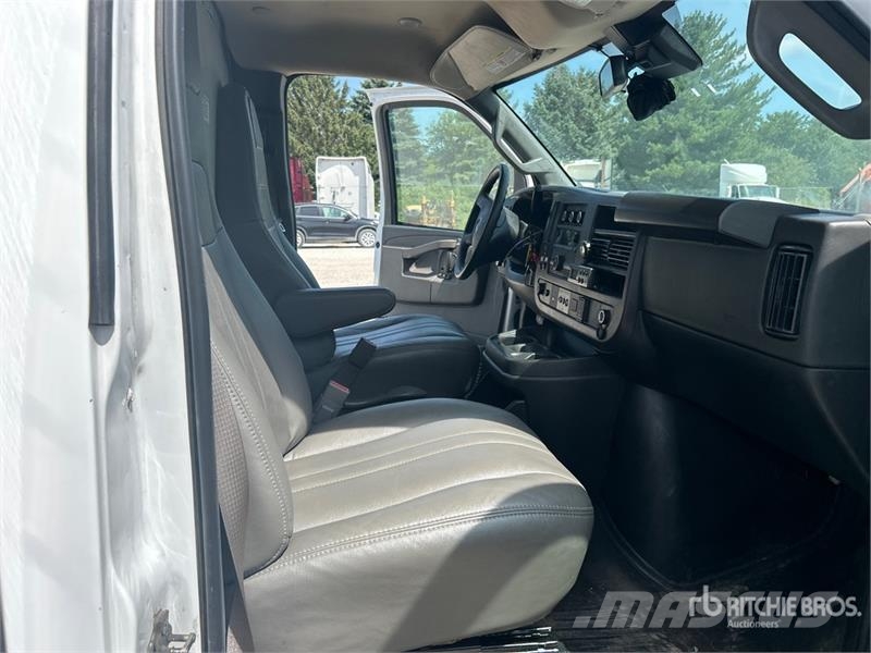 GMC Savana G3500 4x2 Refrigerated Truck Isotermos y frigoríficos