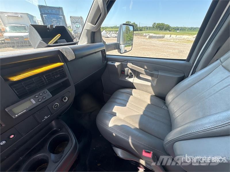 GMC Savana G3500 4x2 Refrigerated Truck Isotermos y frigoríficos