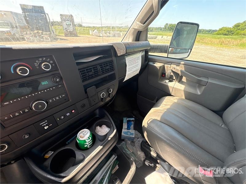 GMC Savana G3500 4x2 Refrigerated Truck Isotermos y frigoríficos