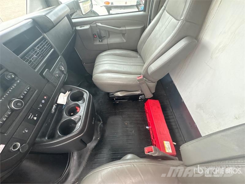 GMC Savana G3500 4x2 Refrigerated Truck Isotermos y frigoríficos