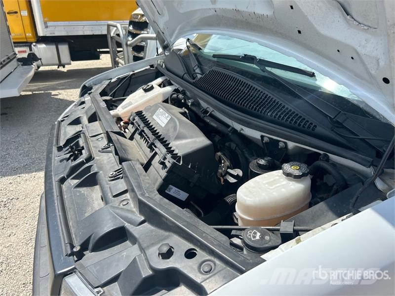 GMC Savana G3500 4x2 Refrigerated Truck Isotermos y frigoríficos