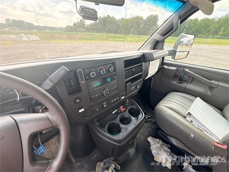 GMC Savana G3500 4x2 Refrigerated Truck Isotermos y frigoríficos
