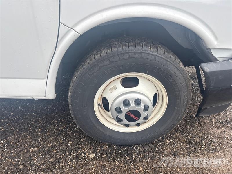 GMC Savana G3500 4x2 Refrigerated Truck Tovornjaki hladilniki