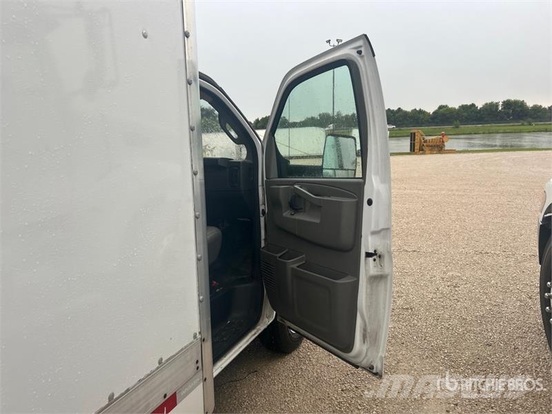 GMC Savana G3500 4x2 Refrigerated Truck Isotermos y frigoríficos