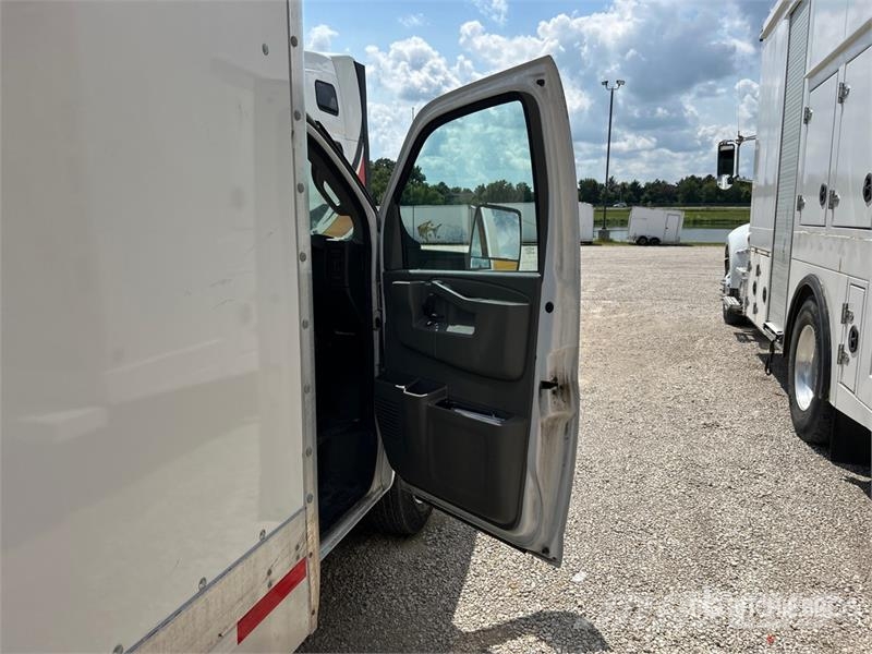GMC Savana G3500 4x2 Refrigerated Truck Isotermos y frigoríficos
