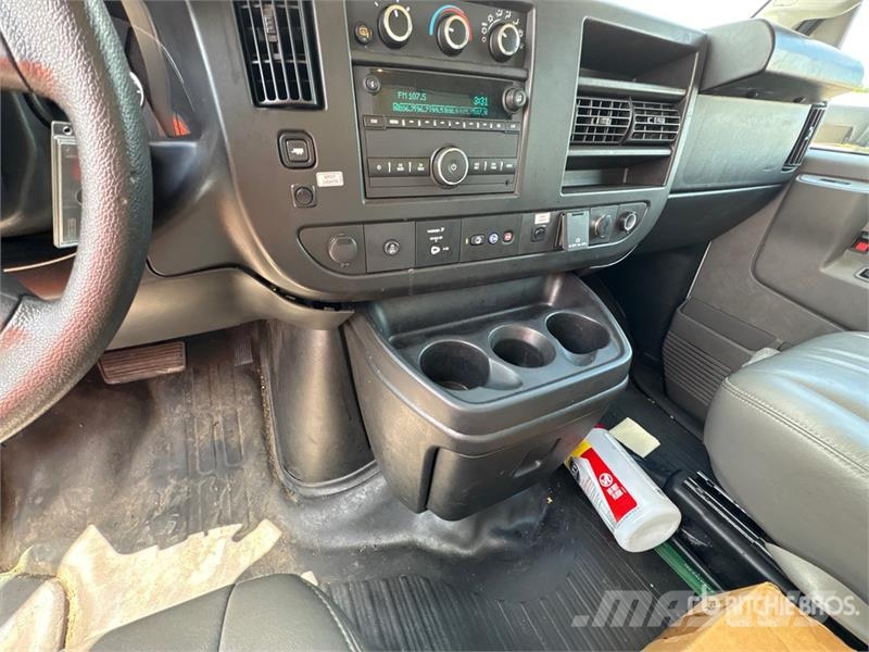 GMC Savana G3500 4x2 Refrigerated Truck Isotermos y frigoríficos