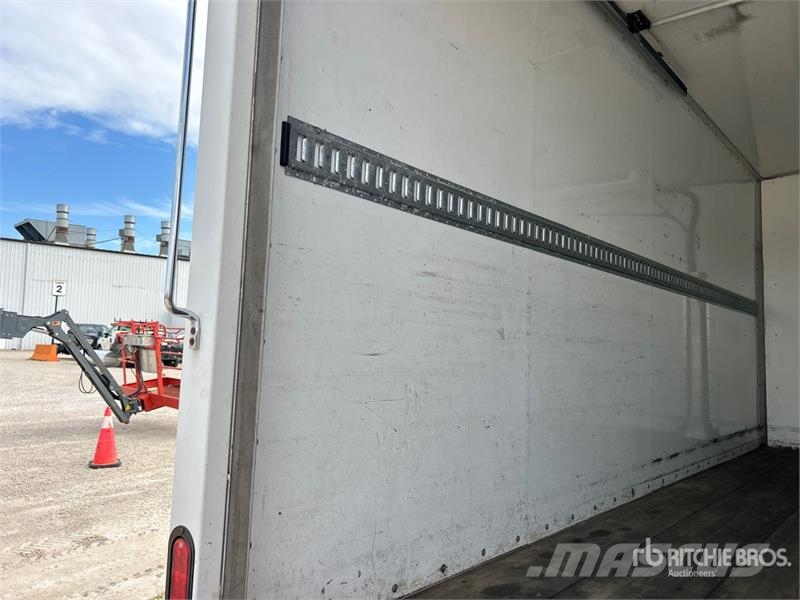 GMC Savana G3500 4x2 Refrigerated Truck Camion a temperatura controllata