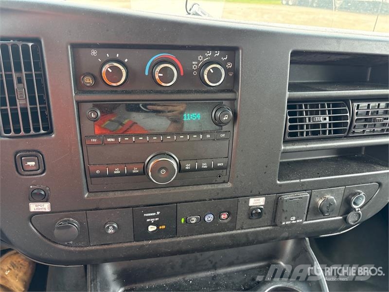 GMC Savana G3500 4x2 Refrigerated Truck Isotermos y frigoríficos