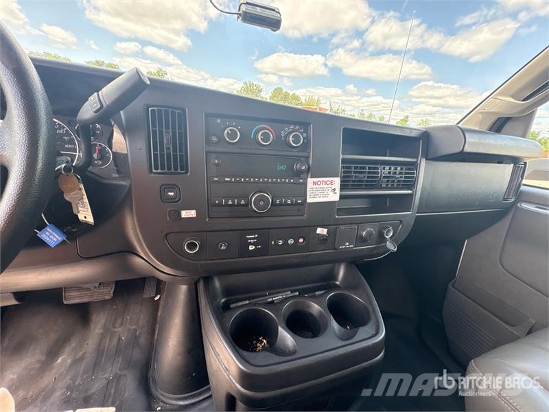 GMC Savana G3500 4x2 Refrigerated Truck Isotermos y frigoríficos