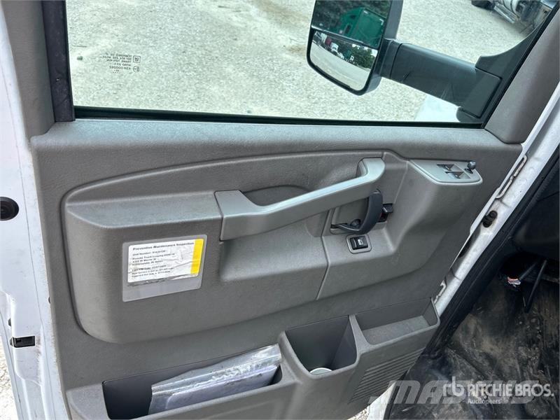 GMC Savana G3500 4x2 Refrigerated Truck Isotermos y frigoríficos