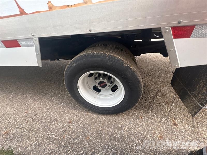 GMC Savana G3500 4x2 Refrigerated Truck Isotermos y frigoríficos