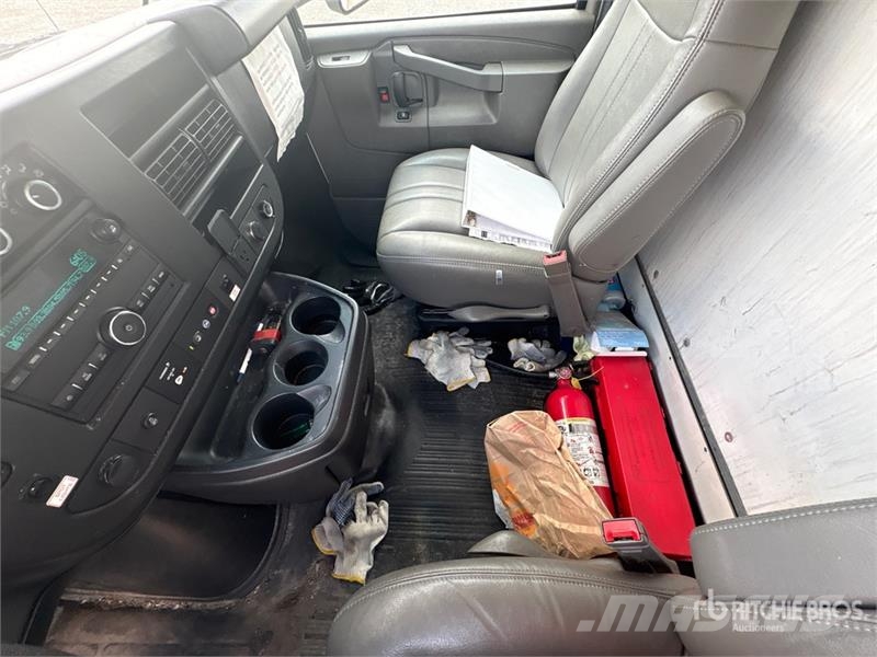 GMC Savana G3500 4x2 Refrigerated Truck Isotermos y frigoríficos