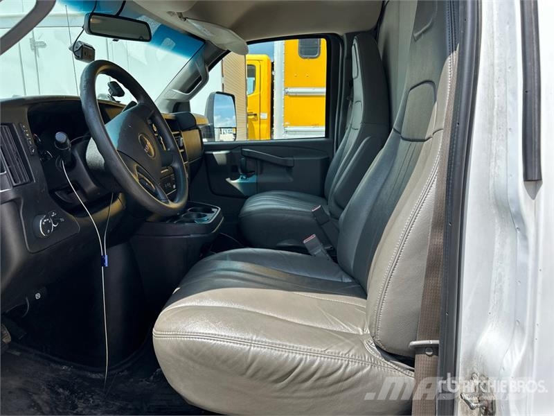 GMC Savana G3500 4x2 Refrigerated Truck Isotermos y frigoríficos