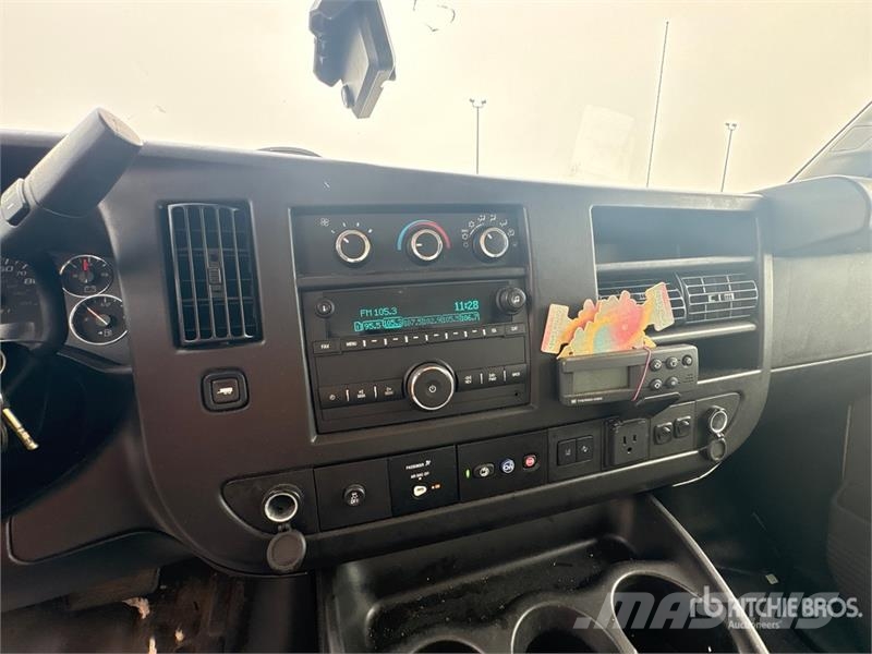 GMC Savana G3500 4x2 Refrigerated Truck Isotermos y frigoríficos