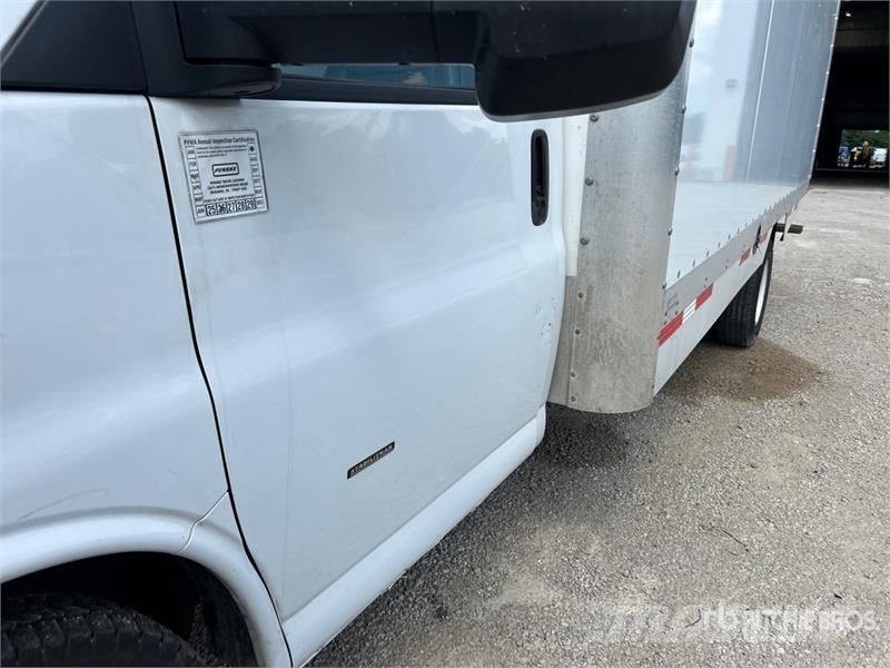 GMC Savana G3500 4x2 Refrigerated Truck Isotermos y frigoríficos